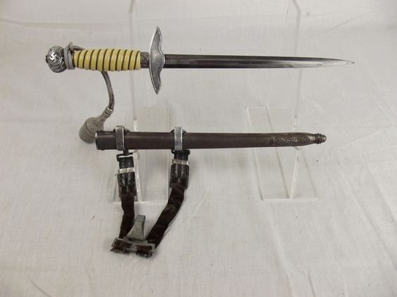 Luftwaffe 2nd pattern dagger With Hangers by Alcoso, Solingen