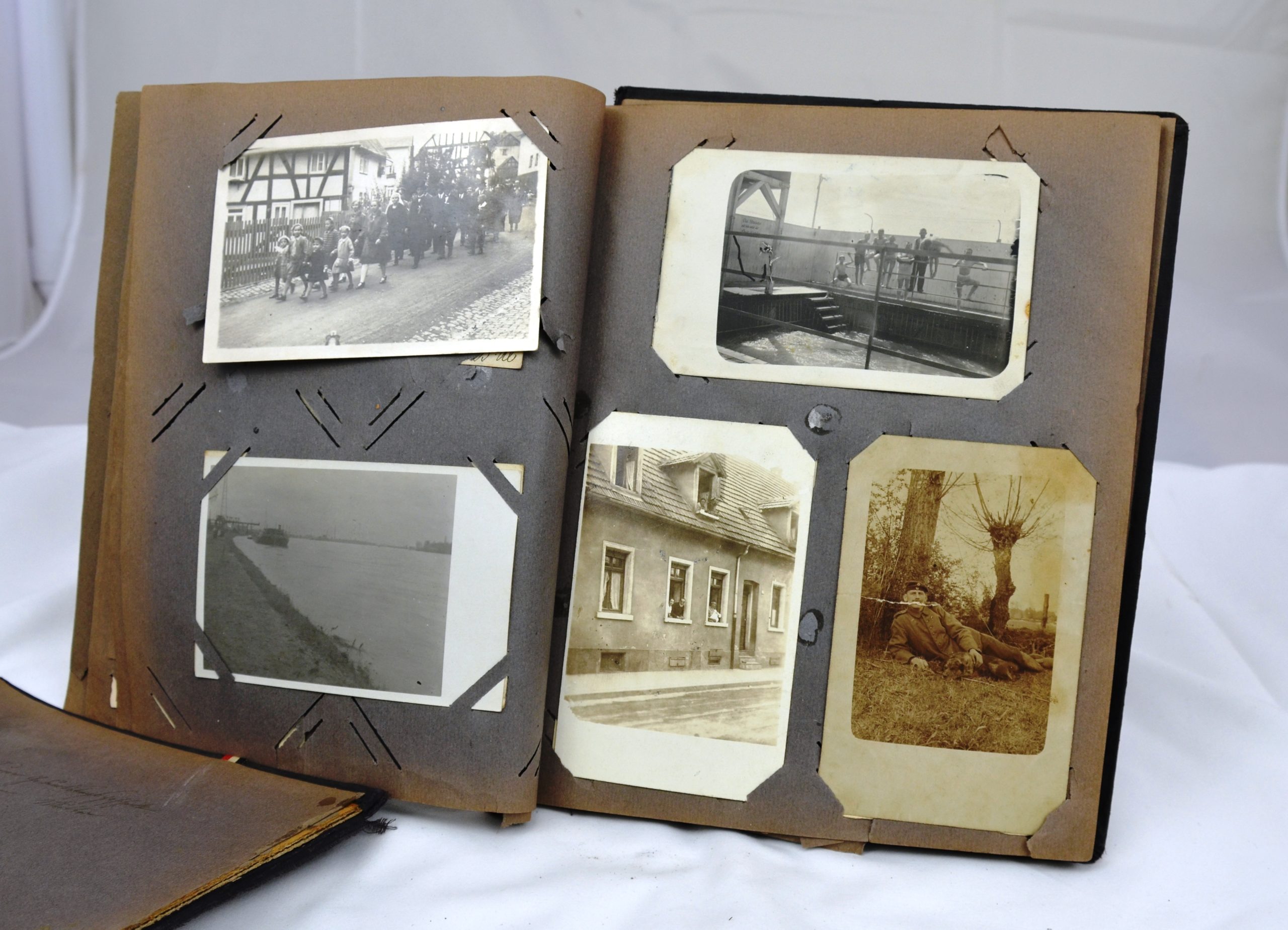 WW1 Imperial German Family Album Including Unit Pics Hospital Pics And Home Life Pics. 1912-1918 - Image 9