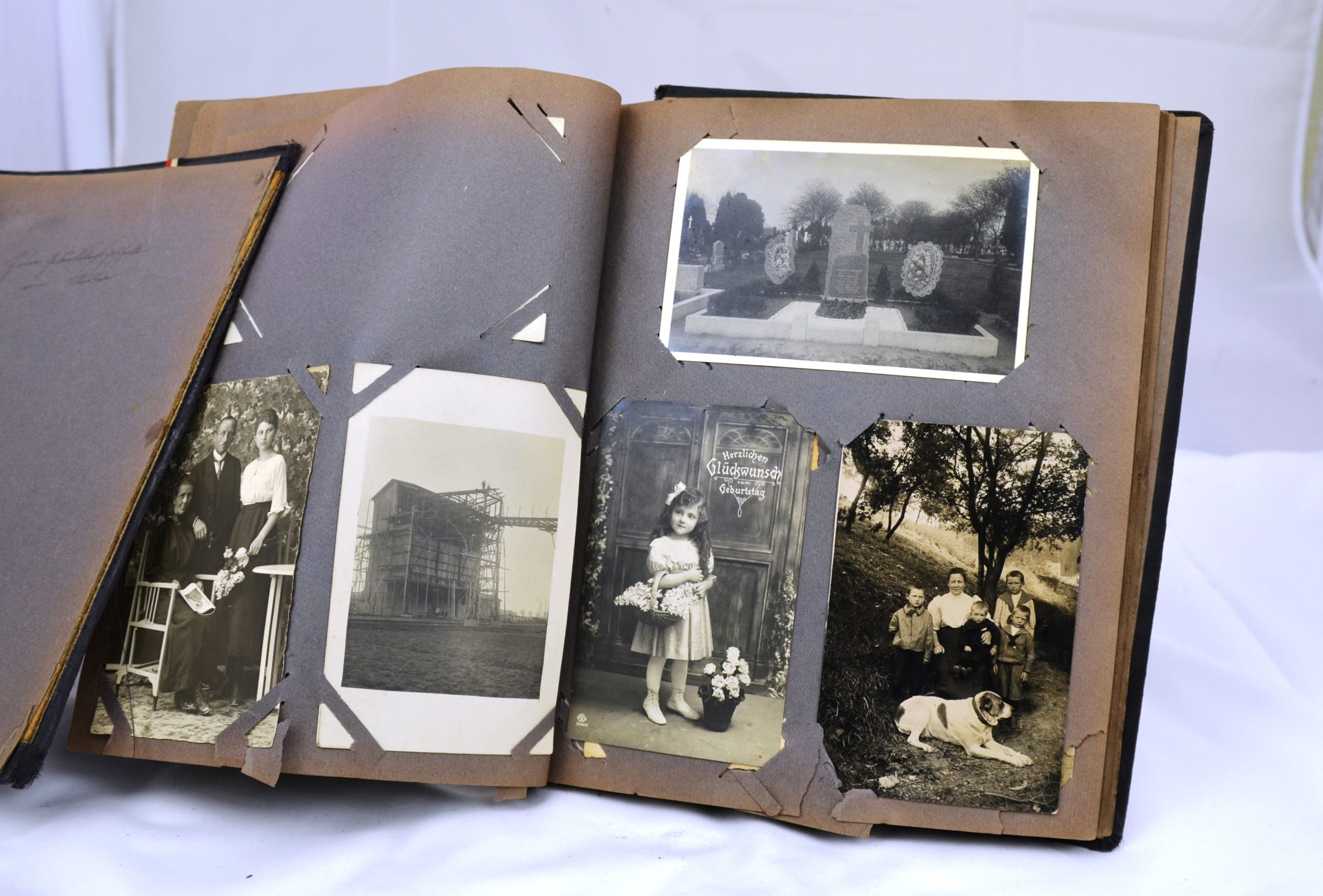 WW1 Imperial German Family Album Including Unit Pics Hospital Pics And Home Life Pics. 1912-1918 - Image 10