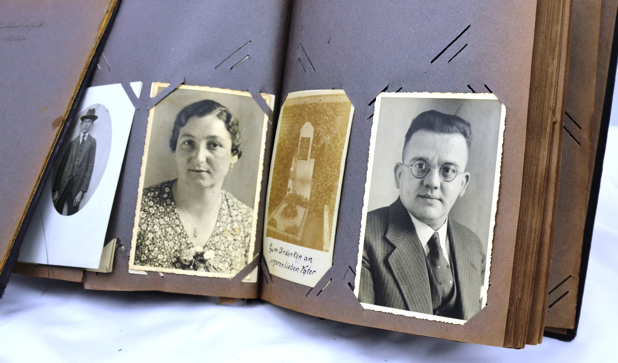 WW1 Imperial German Family Album Including Unit Pics Hospital Pics And Home Life Pics. 1912-1918 - Image 11