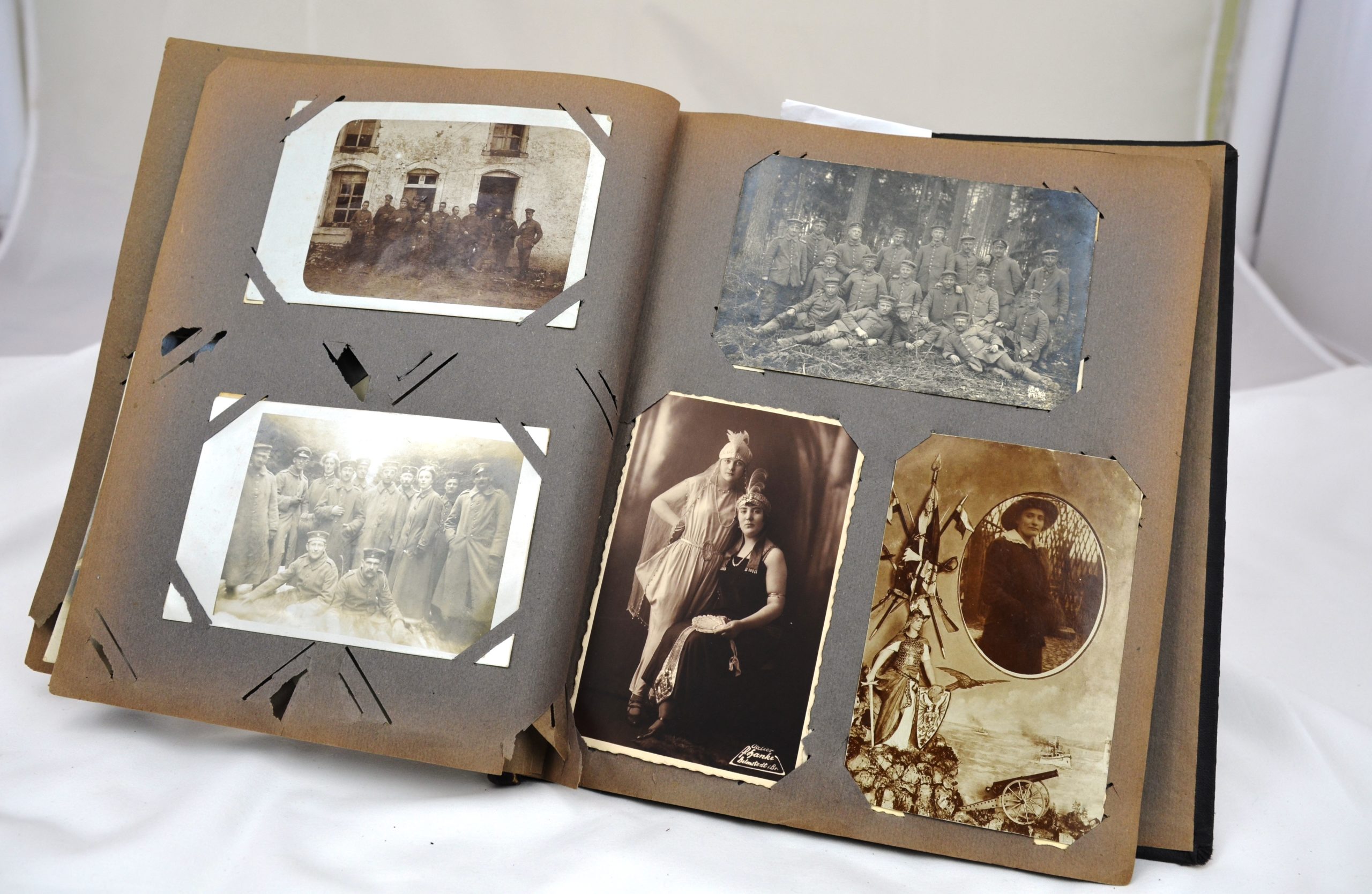 WW1 Imperial German Family Album Including Unit Pics Hospital Pics And Home Life Pics. 1912-1918 - Image 5