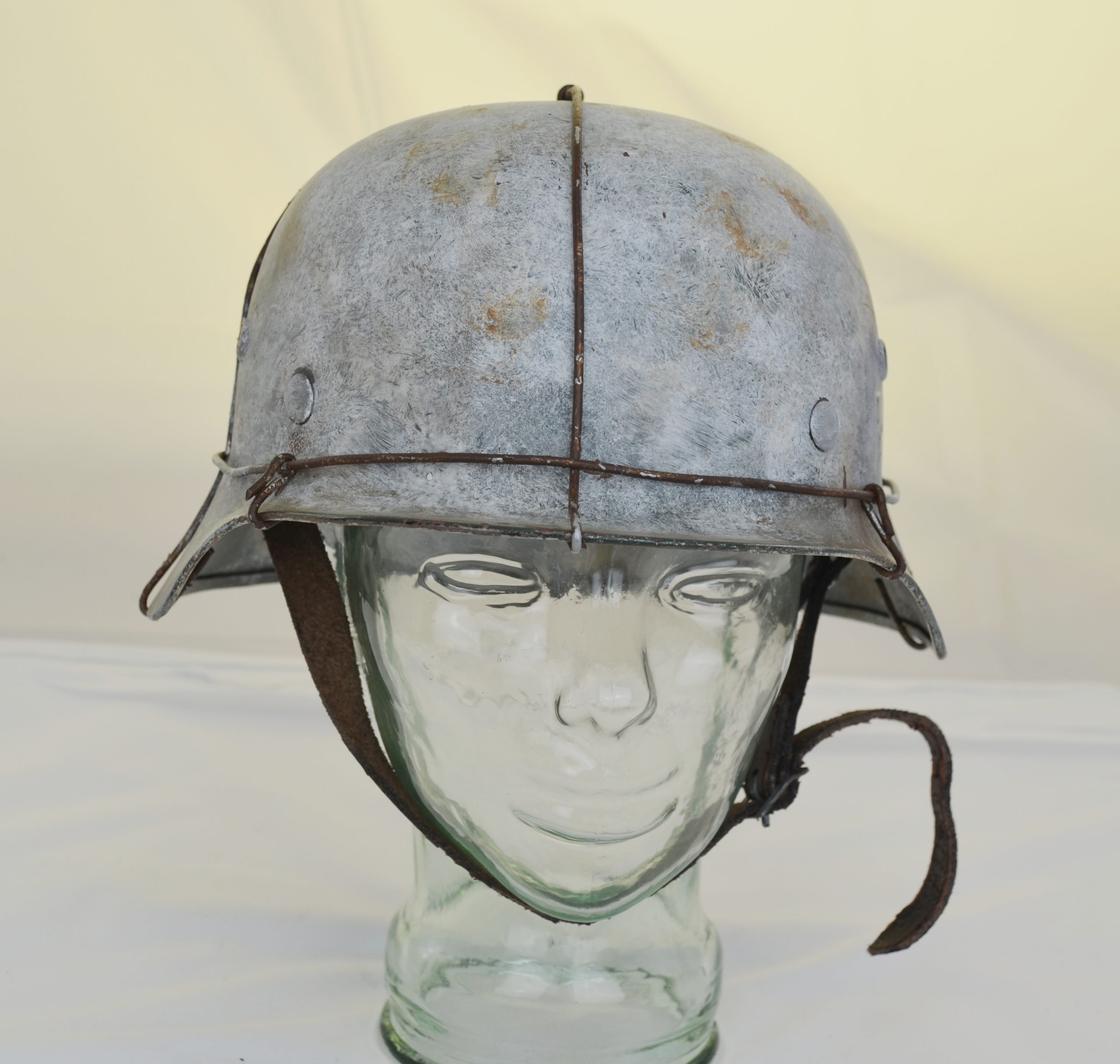 WW2 Repro M40 In Winter Cammo with Cammo Wire Complete