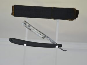 WW2 Soldiers No79 J.A HENCKELS Solingen ZWILLINGSWERK Straight Razor