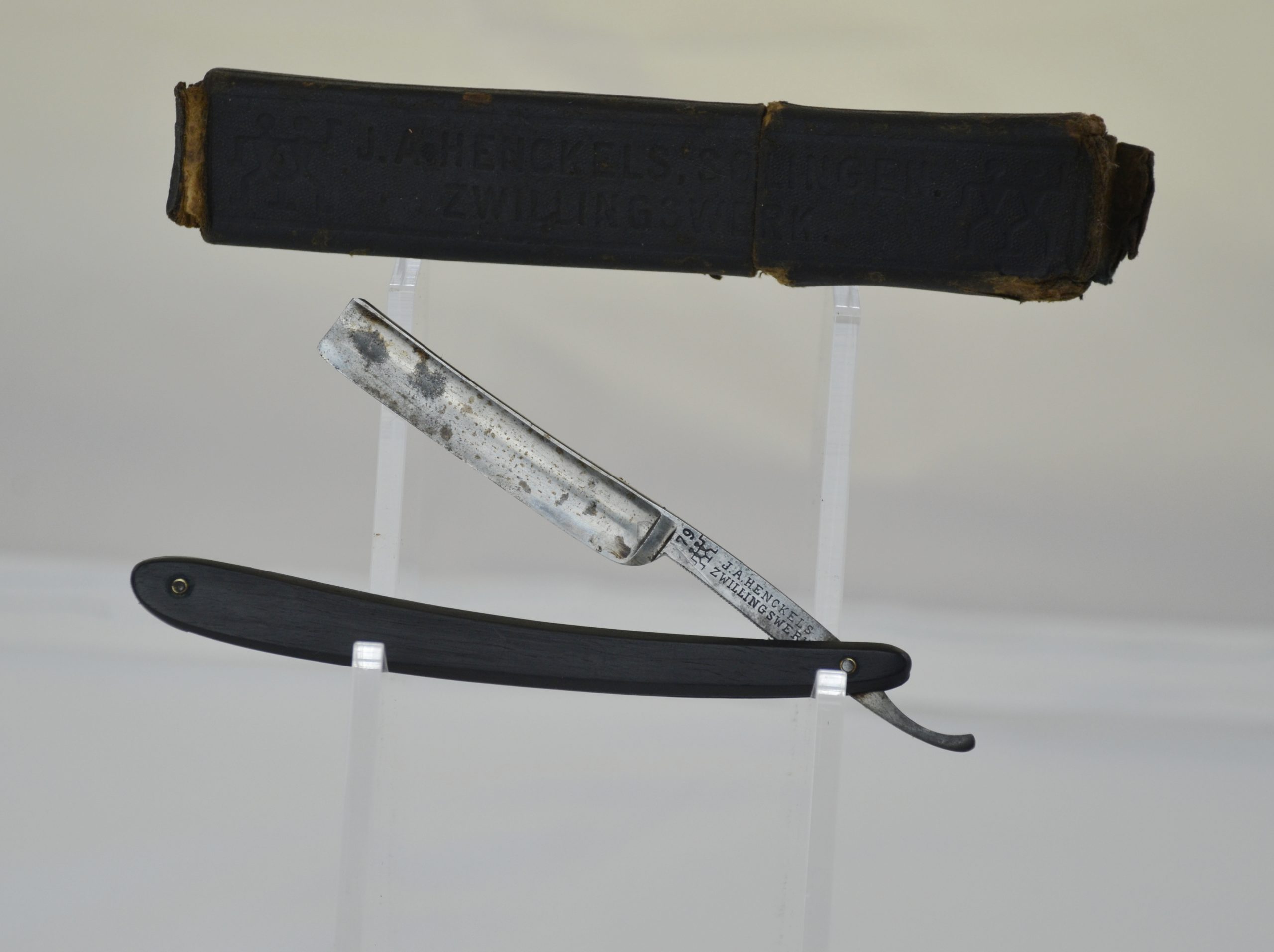 WW2 Soldiers No79 J.A HENCKELS Solingen ZWILLINGSWERK Straight Razor