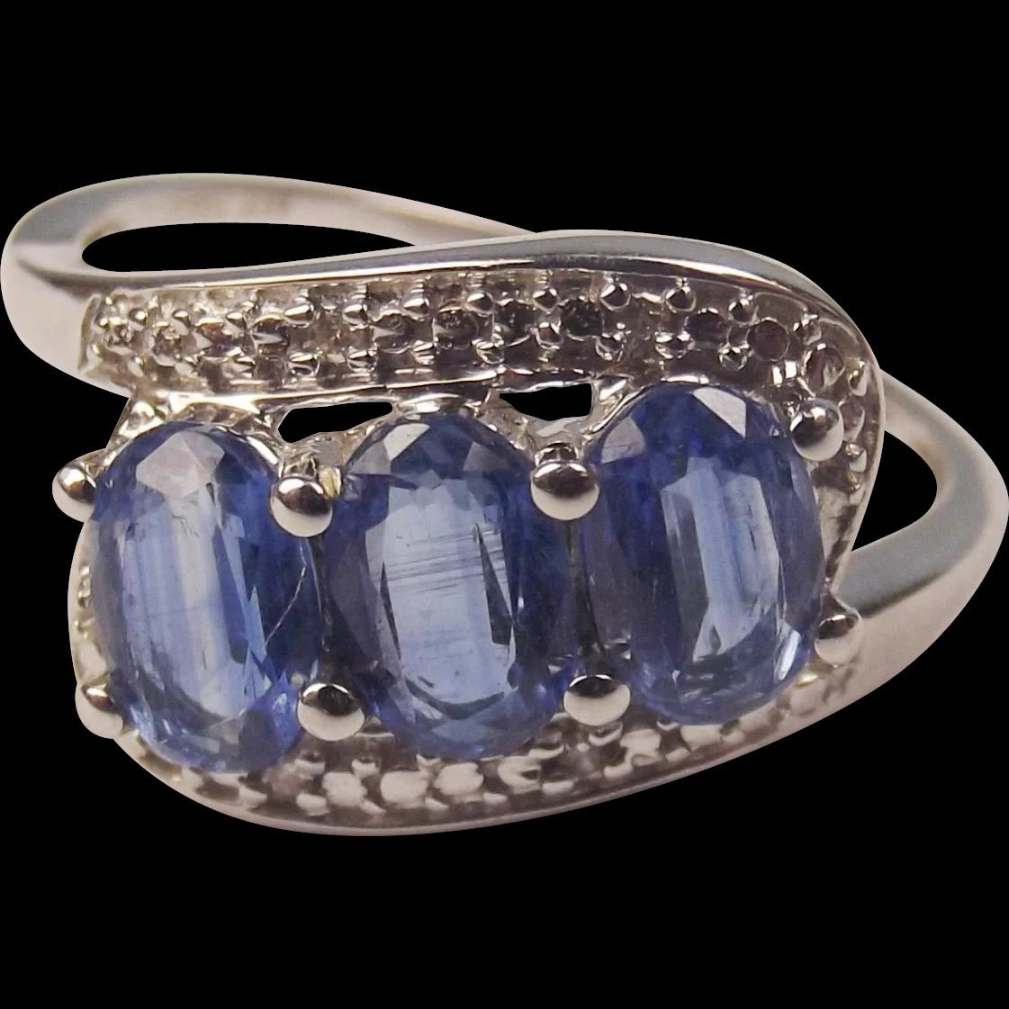 10 Ct Yellow Gold Three Stone Crossover Tanzanite Ring UK Size P ½ US Size 8