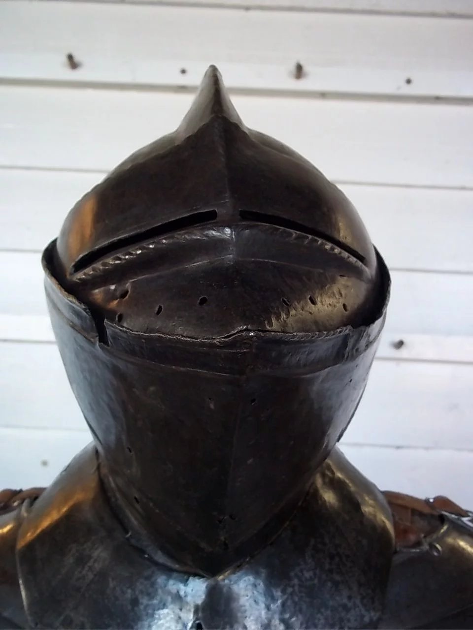 16th Century Composite Suit Of Armour With Close Helmet - Image 3