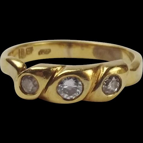 18Ct Yellow Gold Diamond Trilogy Ring UK Size N+ US 6 ¾