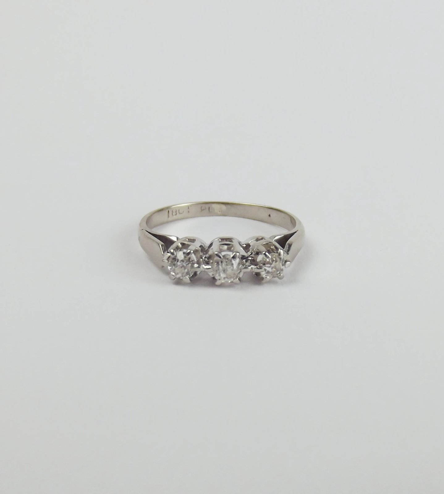 18ct White Gold Diamond Trilogy Ring UK Size H US 3 ¾