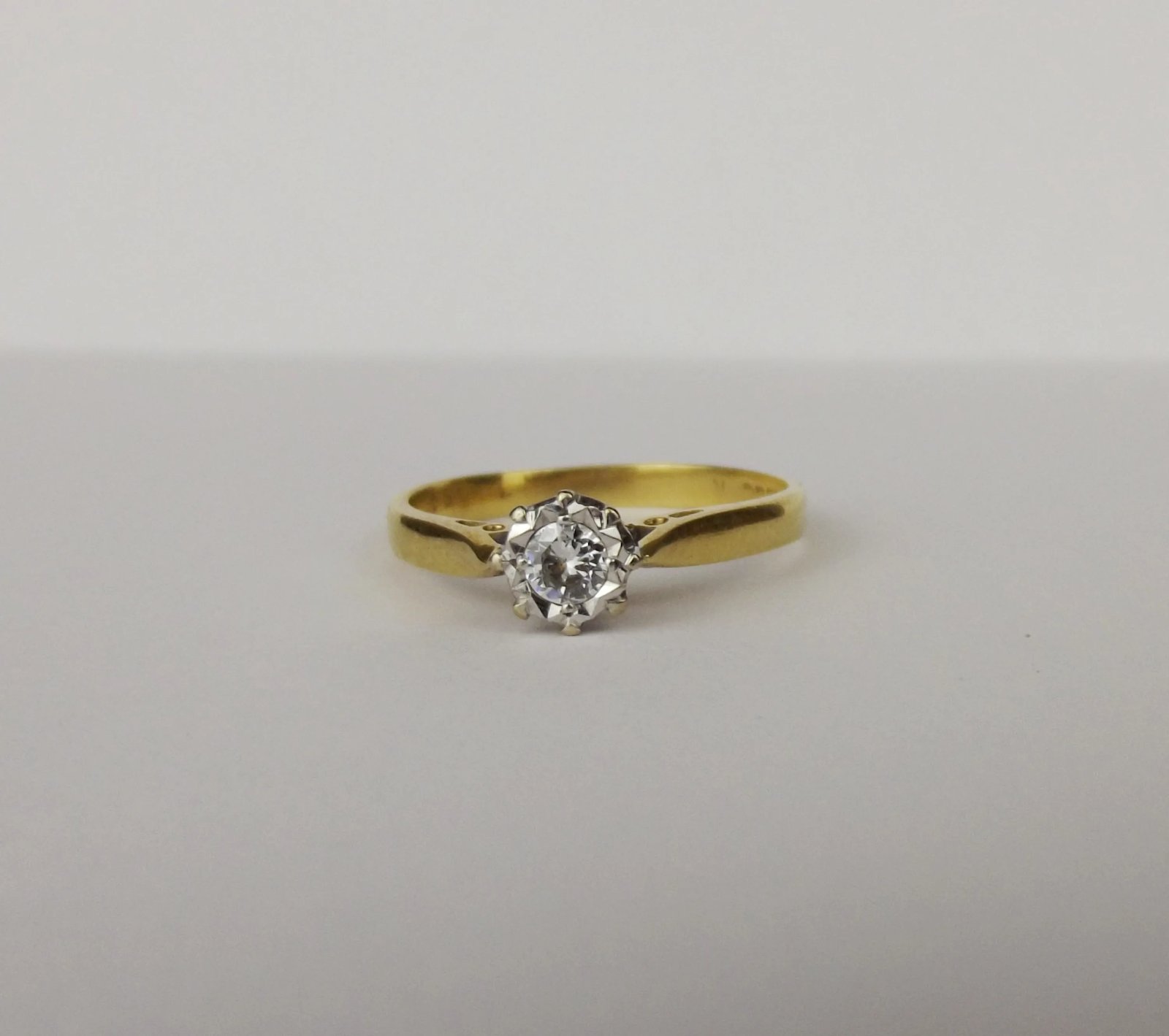 18ct Yellow Gold Diamond Solitaire Ring UK Size O+ US 7 ¼