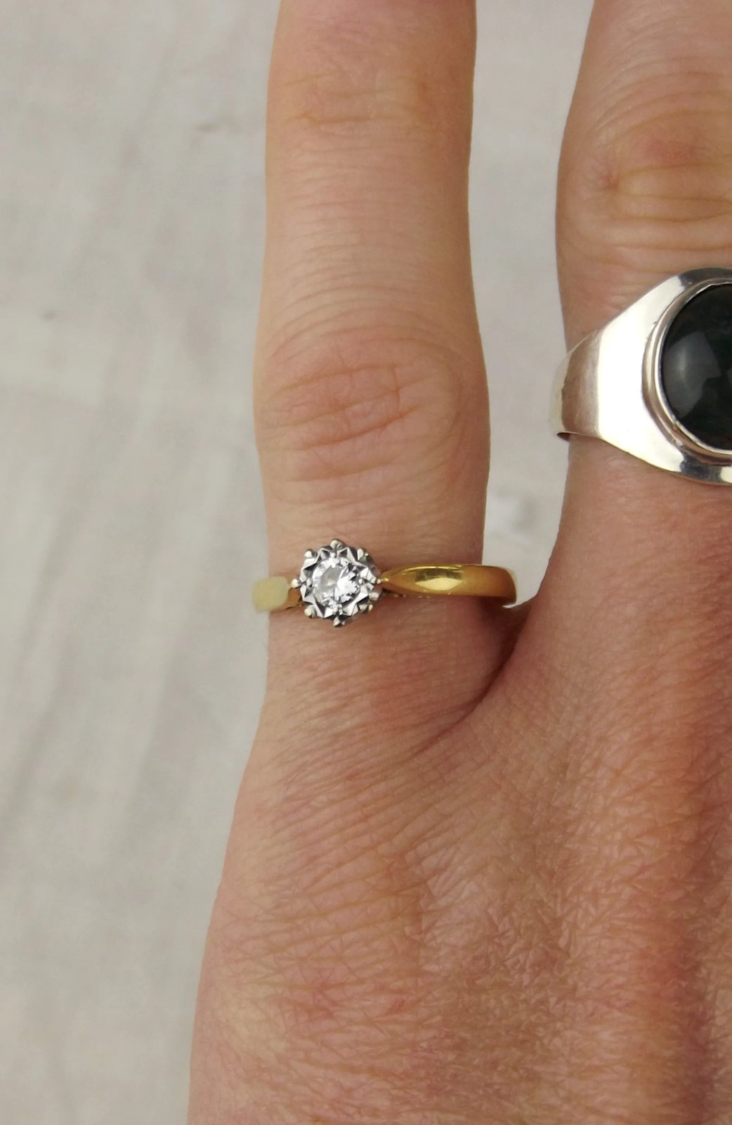 18ct Yellow Gold Diamond Solitaire Ring UK Size O+ US 7 ¼