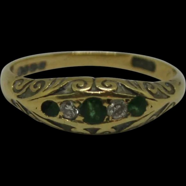 18ct Yellow Gold Emerald & Diamond Boat Ring UK Size L US 5 ½