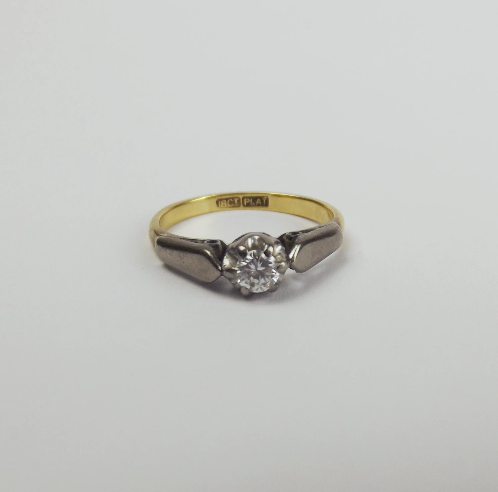 18ct Yellow Gold & Platinum Diamond Solitaire Ring UK Size M US 6
