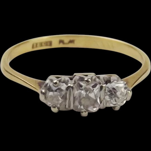 18ct Yellow Gold Trilogy Diamond Ring UK Size O US 7
