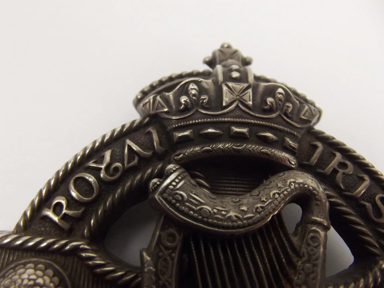 1916 Royal Irish Constabulary Senior Officer's Silver Pouch Belt Plate - Image 3