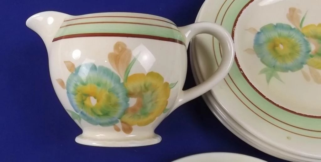 1930's Clarice Cliff Decorated Cream Jug & 5 Saucers* - Image 5