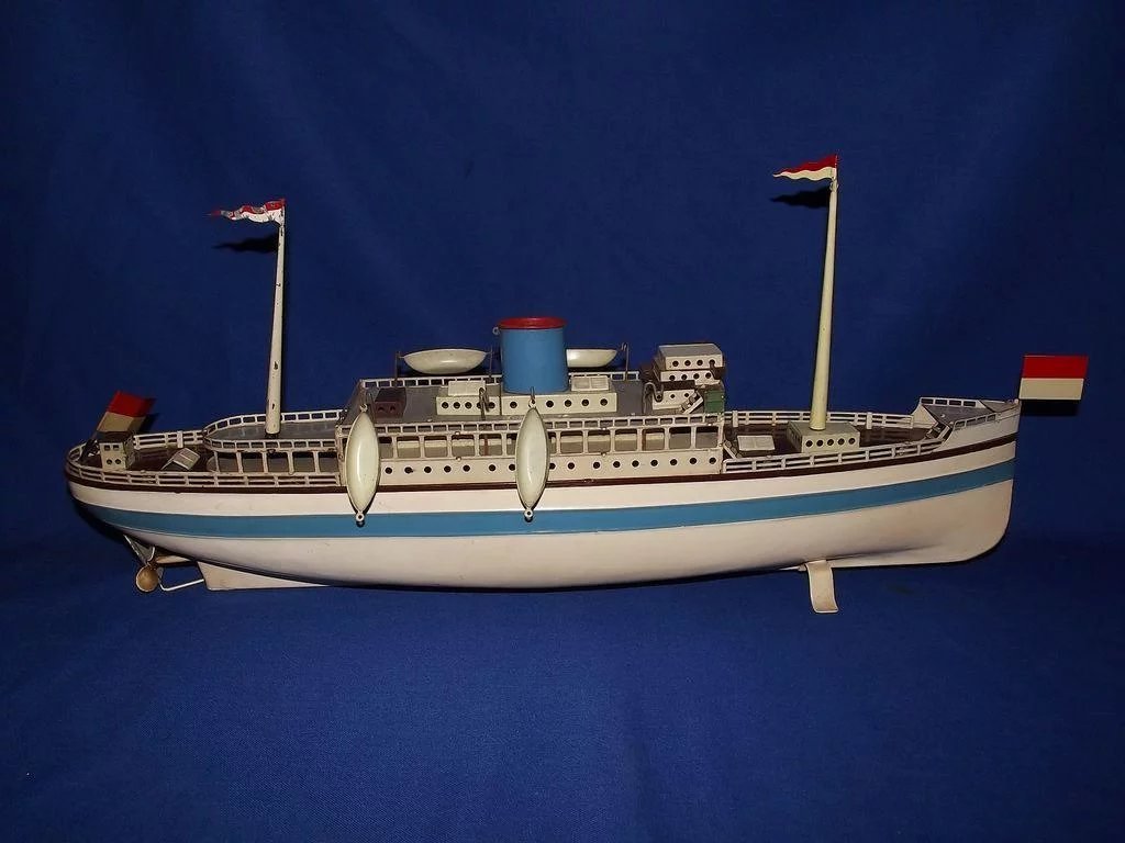 1930's Fleischmann Tinplate Clockwork Single Funnel Liner - Image 2