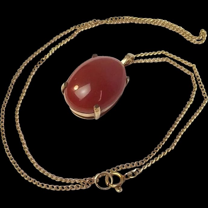 1960 9ct Yellow Gold Carnelian Pendant Necklace