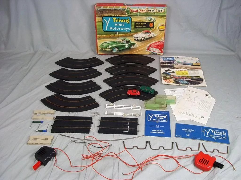 1960's Tri-ang Minic Motorway Economy Racing Set 1525 - Image 2