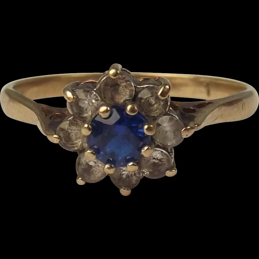1979 9ct Yellow Gold Blue Topaz Flower Head Ring UK Size Q+ US 8 ½
