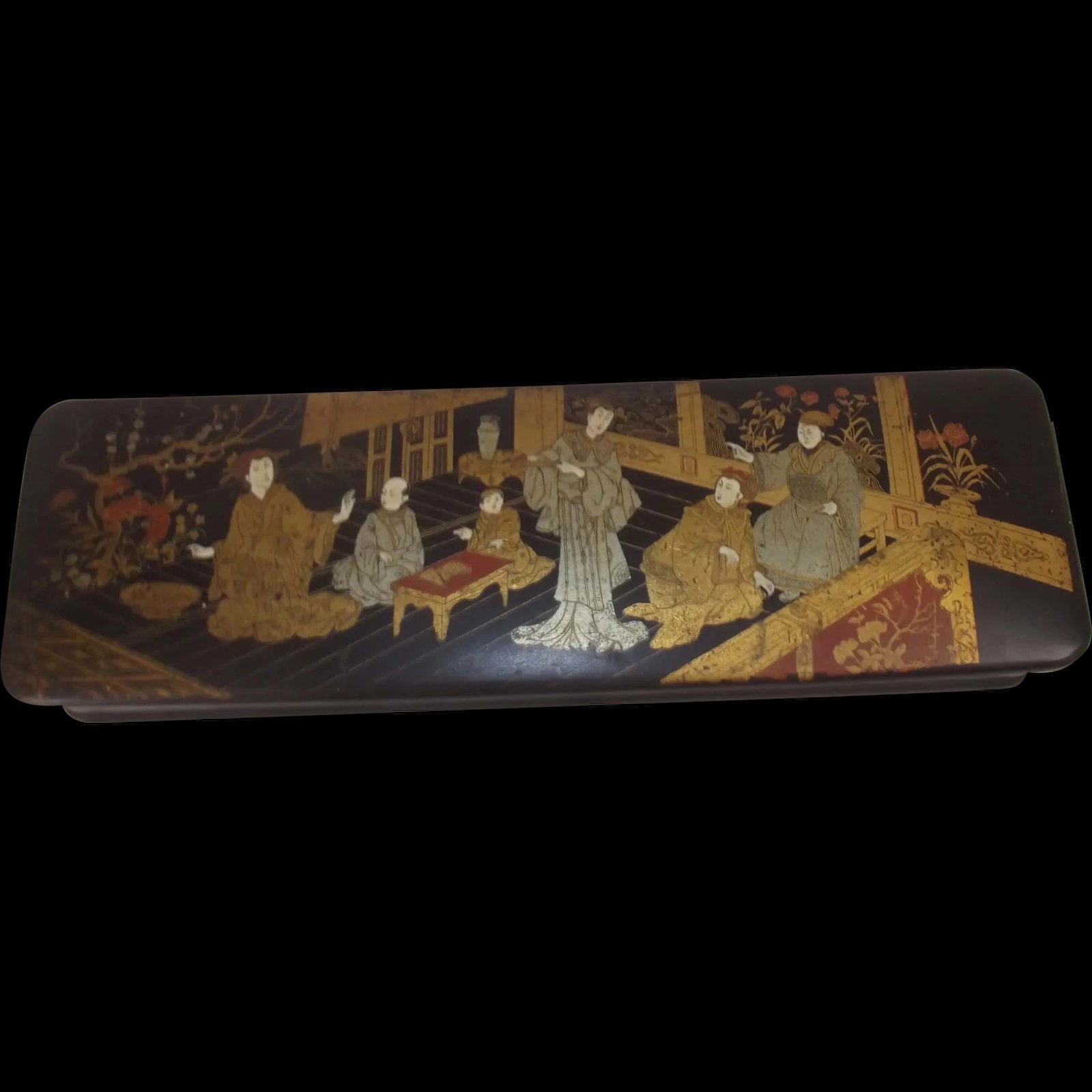 19th Century Chinese Black Lacquered Box And Cover Depicting Figures In A Palace Setting