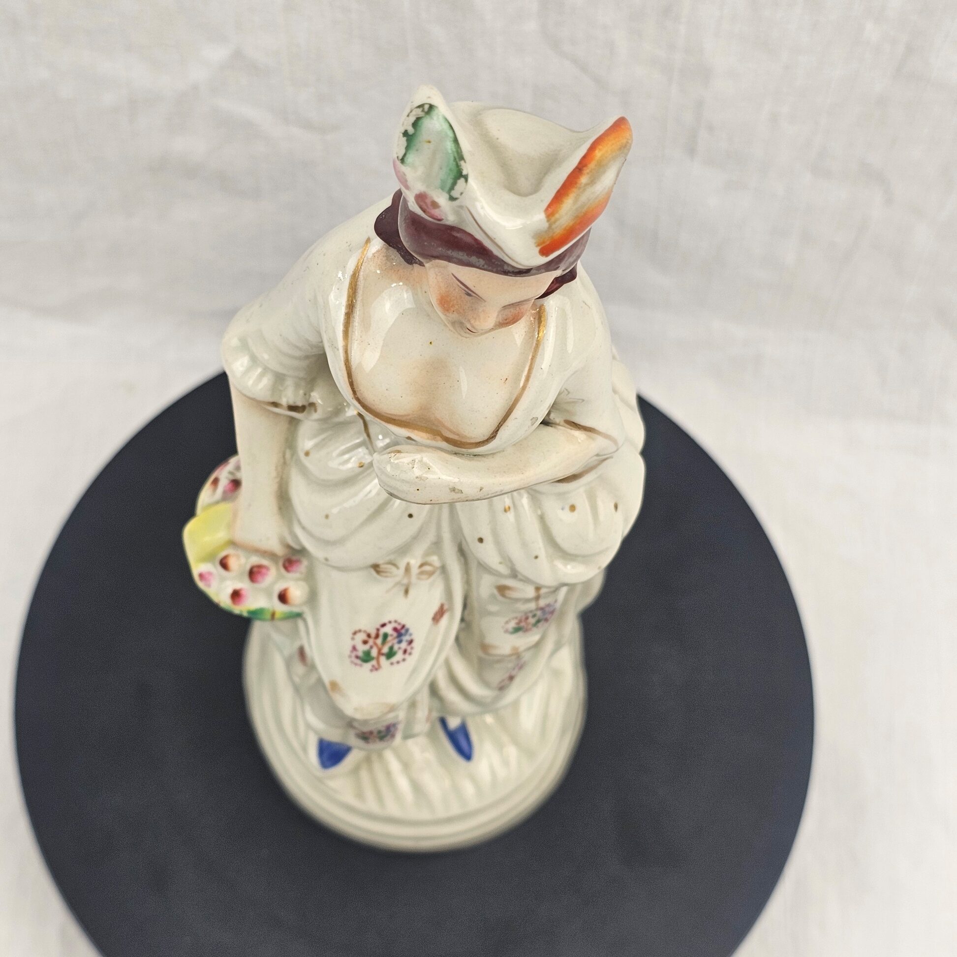 19th Century Victorian Staffordshire Pottery Figure of a Lady Fruit Seller, c.1850–1870 - Image 6