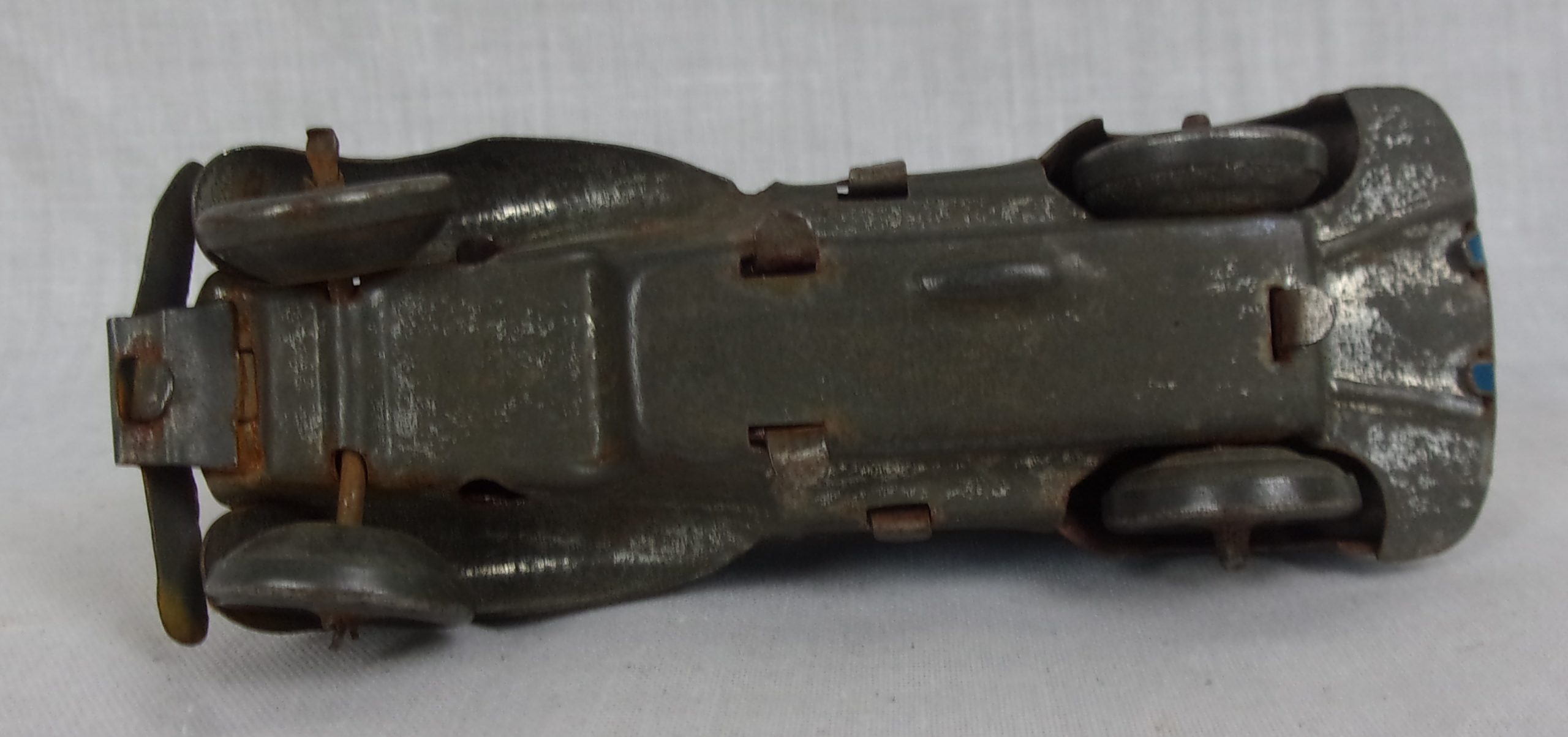 1930's Blue Tinplate Clockwork Saloon Car - Image 4