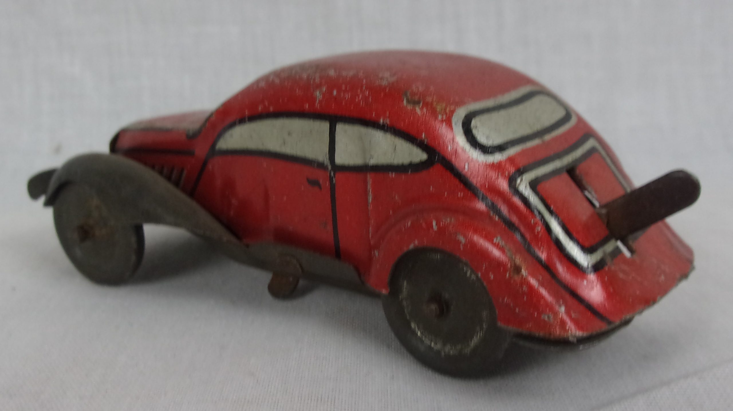 1930's Red Tinplate Clockwork Saloon Car - Image 4