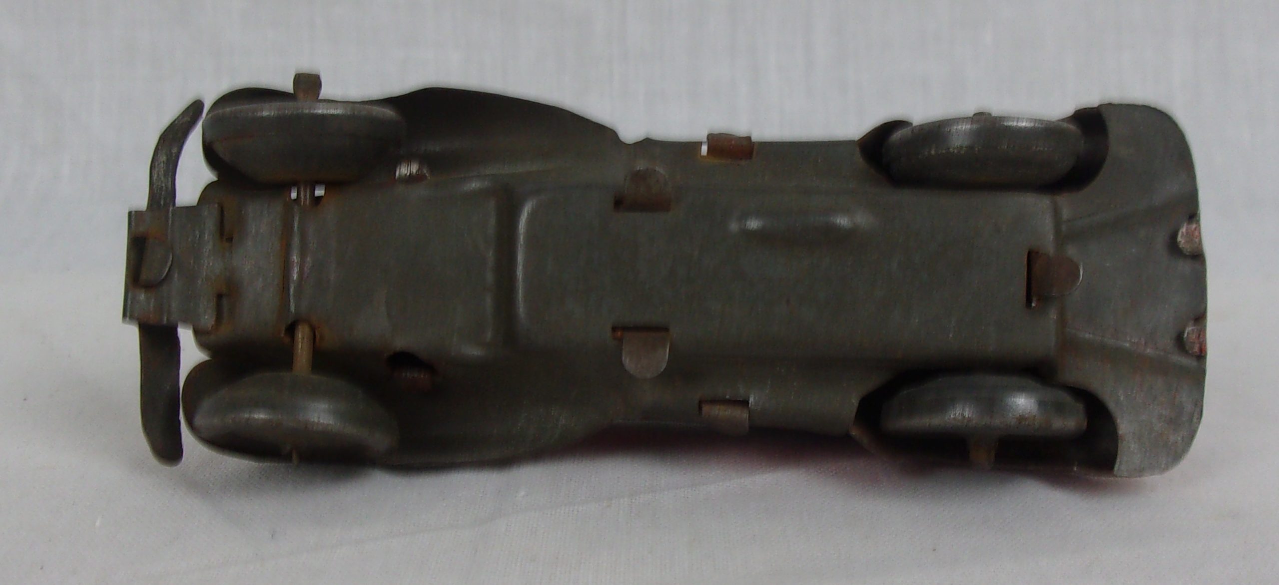 1930's Red Tinplate Clockwork Saloon Car - Image 6