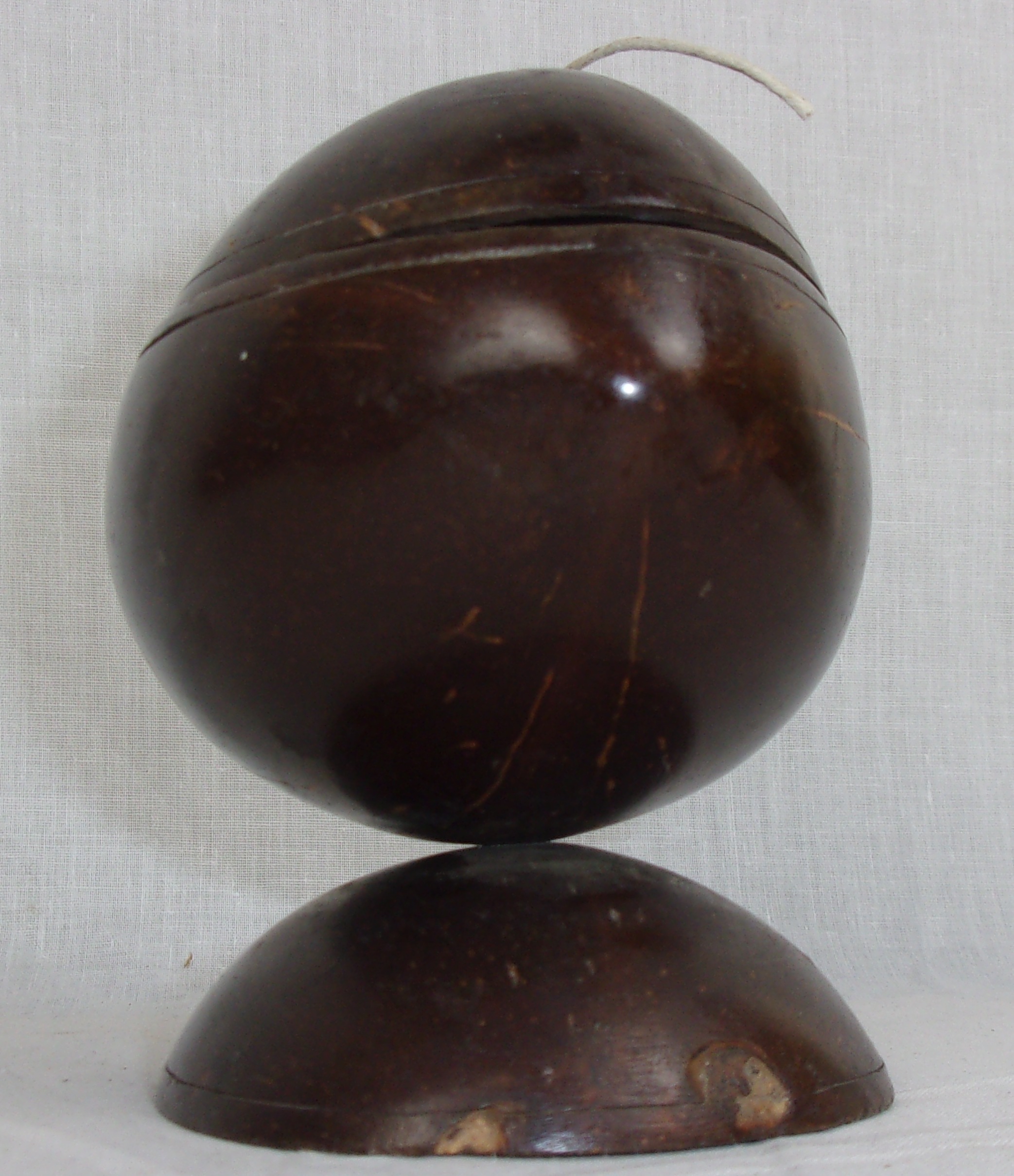 19th Century Coconut Shell String Box - Image 7