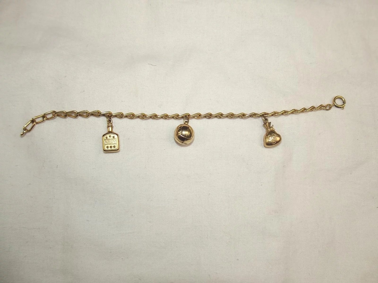 9Ct Gold Charm Bracelet With Three Charms 7.75 Inch - Image 2