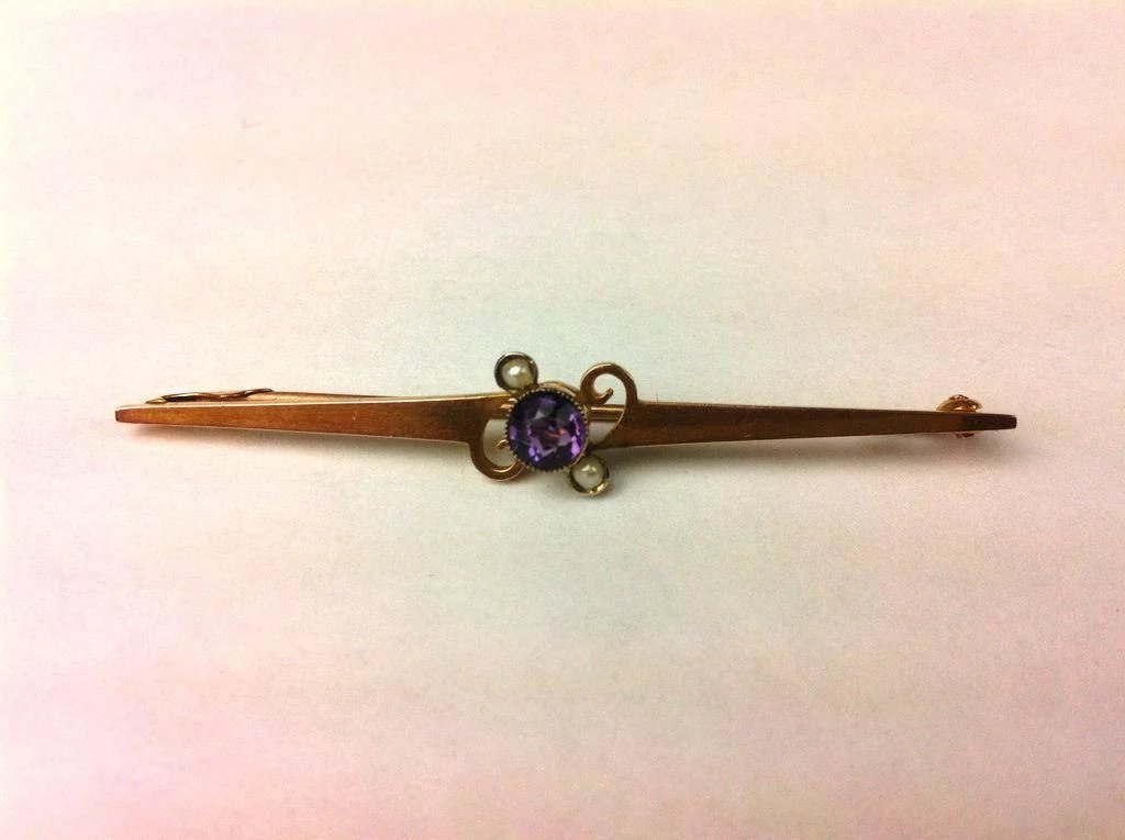9ct Gold Amethyst & Pearl Brooch