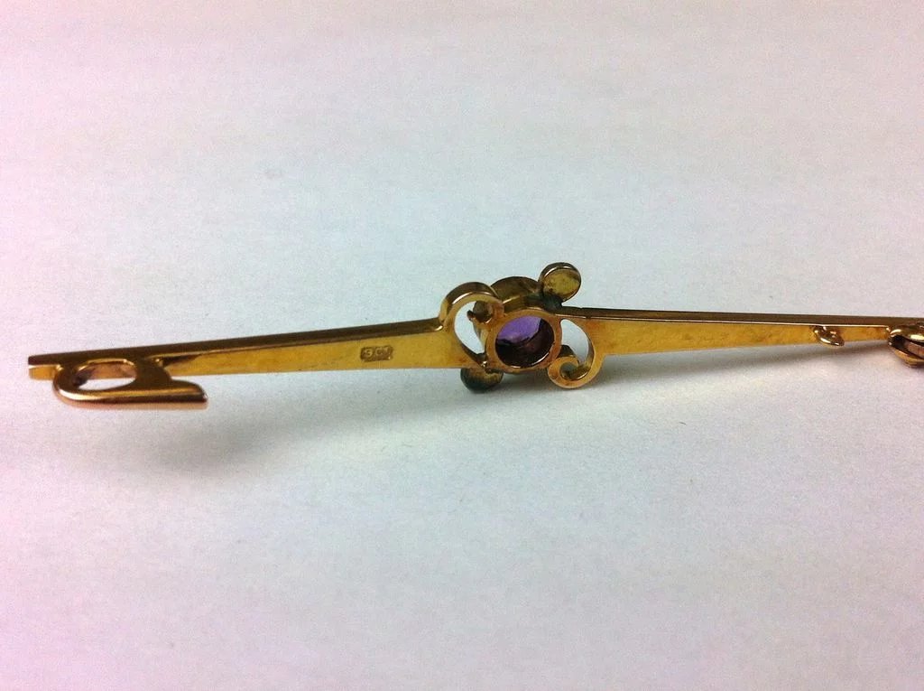 9ct Gold Amethyst & Pearl Brooch - Image 6