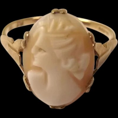 9ct Gold Cameo Carved Ring Size UK "O" US 7 1/4 2.0g