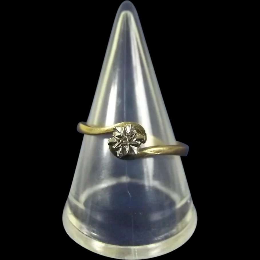 9ct Gold Diamond Solitaire Size O (US 7 1/4) 2.3 g