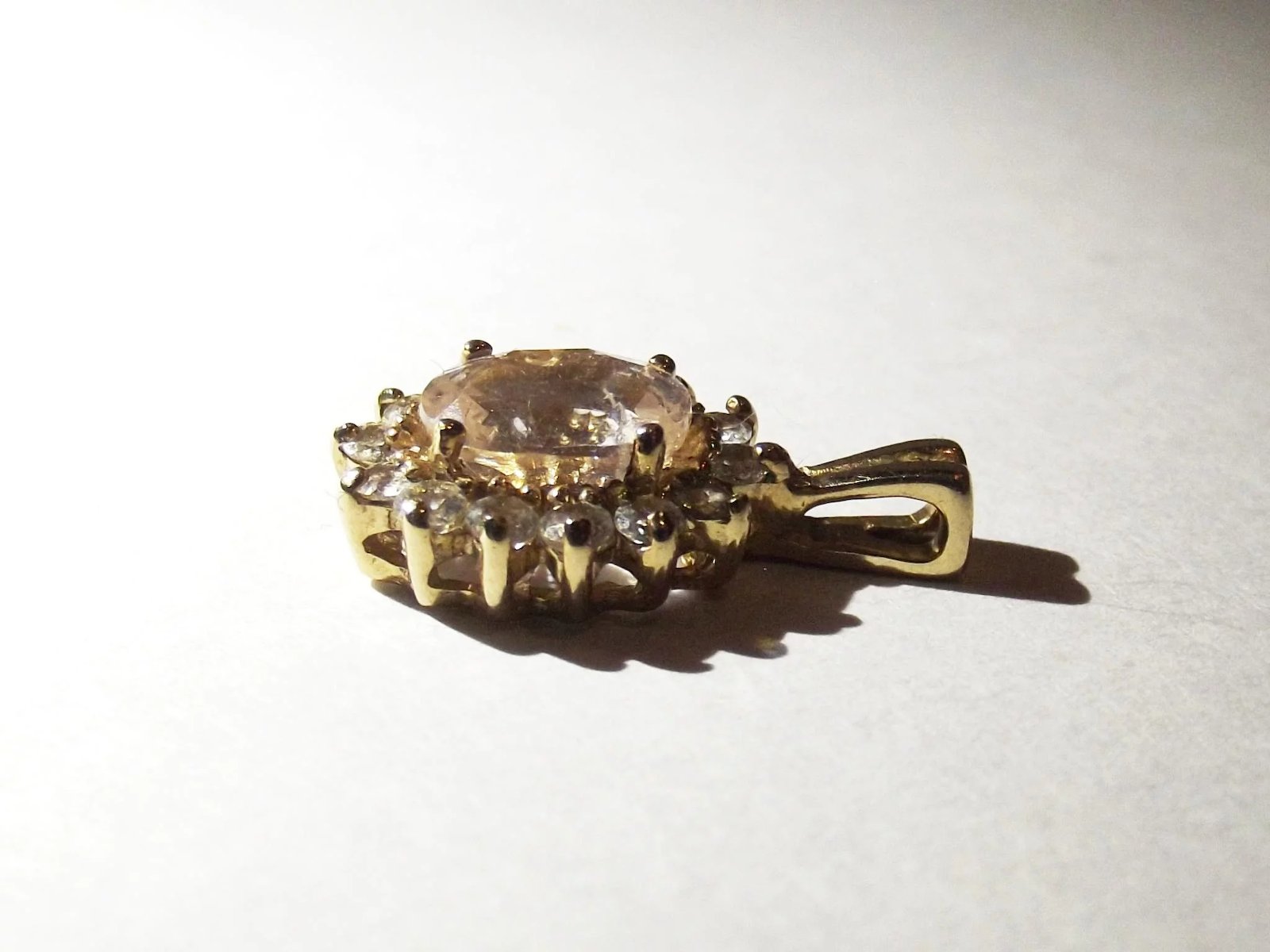 9ct Gold Paste Stone Pendant - Image 3