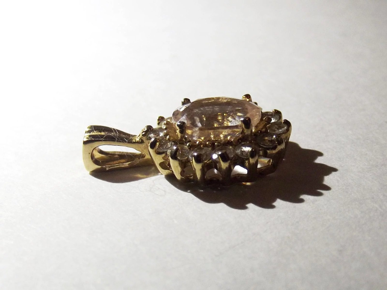 9ct Gold Paste Stone Pendant - Image 5