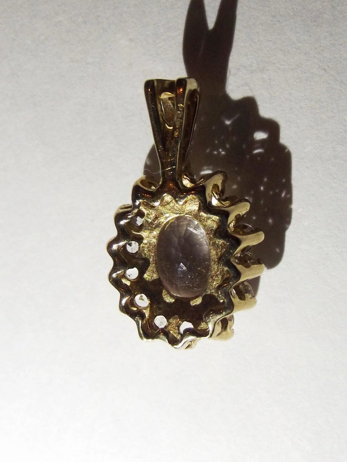 9ct Gold Paste Stone Pendant - Image 7