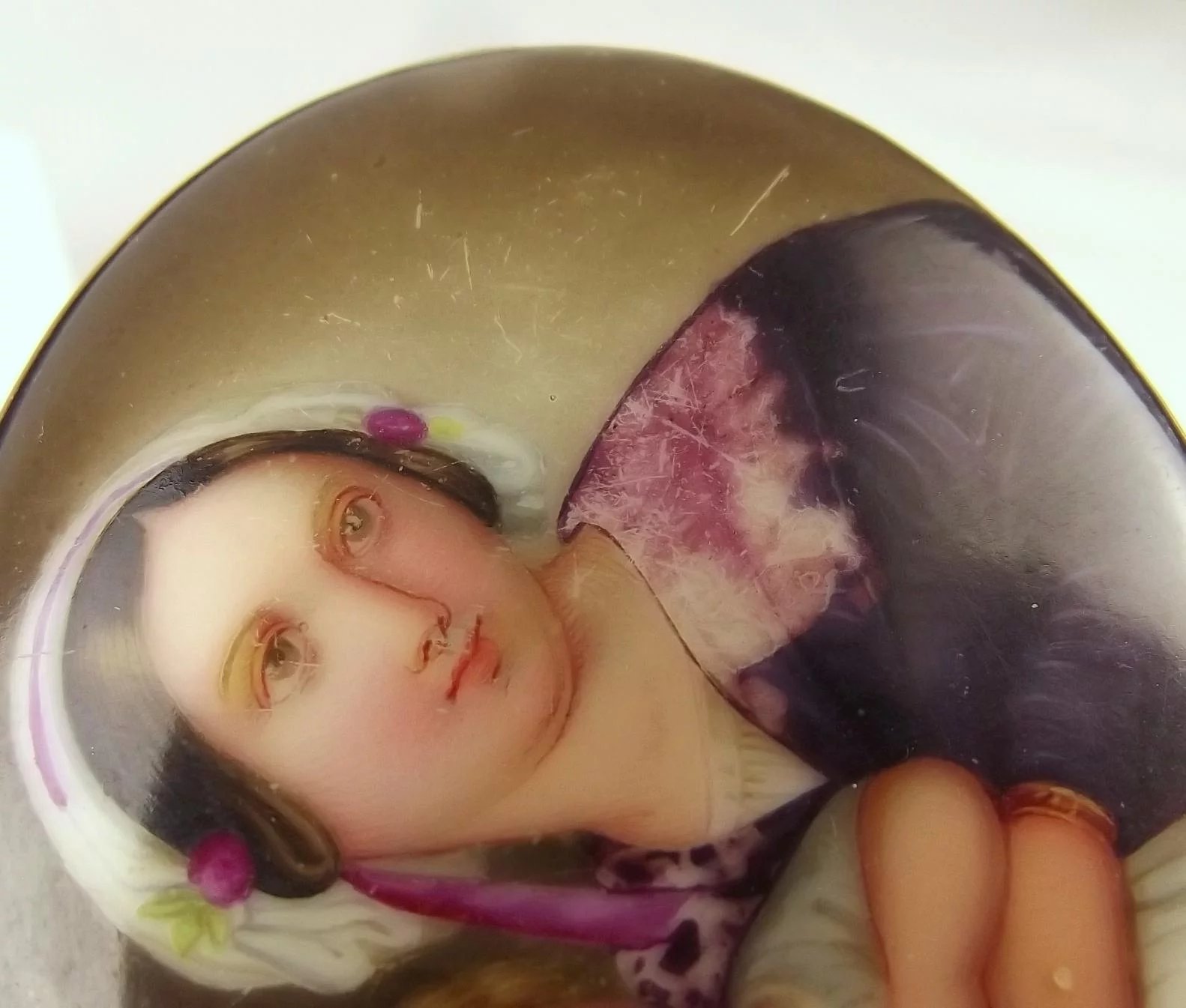 9ct Rose Gold Hand Painted Brooch - Image 3