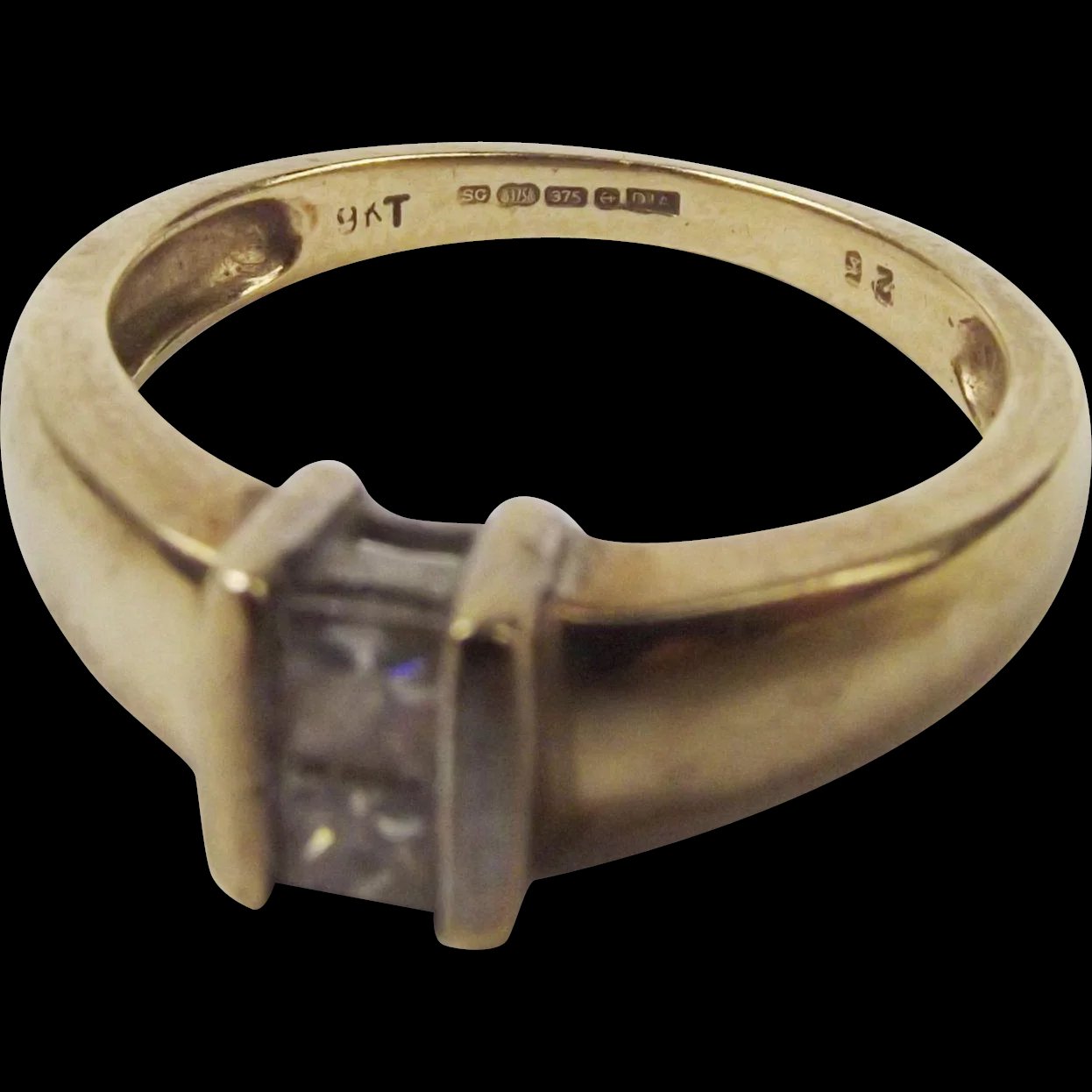 9ct Yellow Gold 0.25CTW Diamond Ring UK Size N US 6 ½