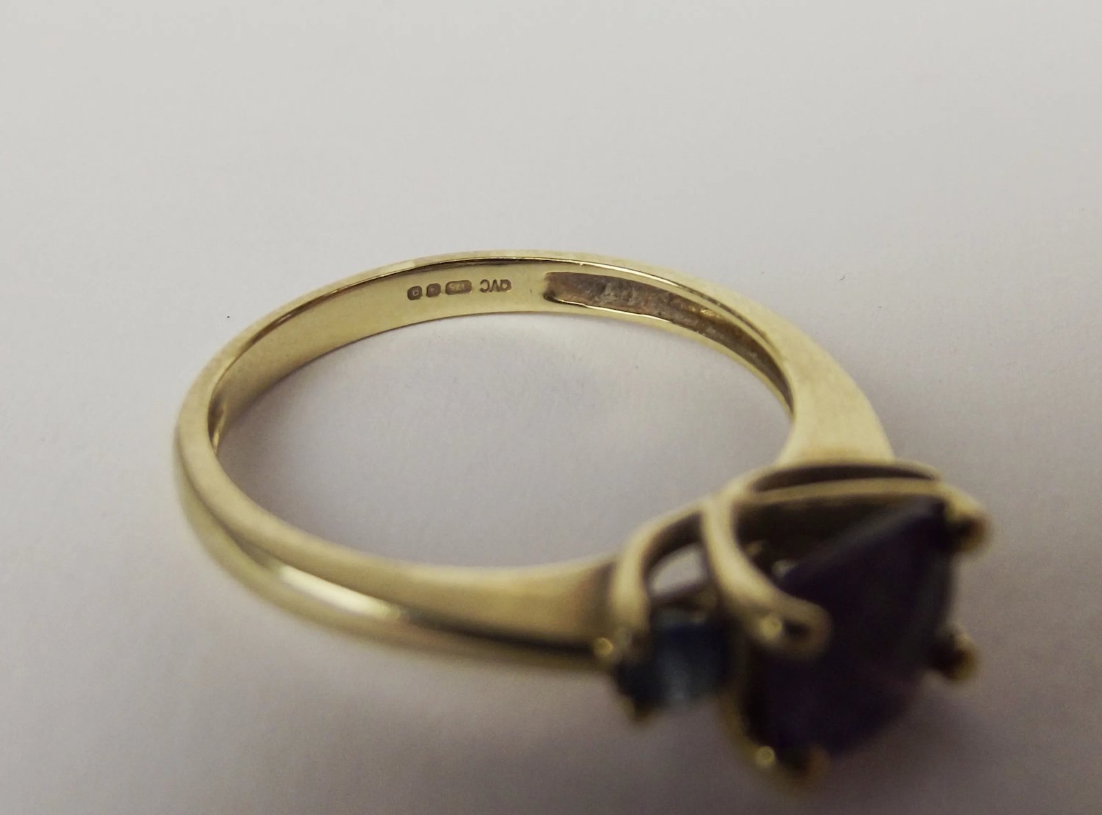 9ct Yellow Gold Amethyst & Iolite Ring UK Size N US 6 ½