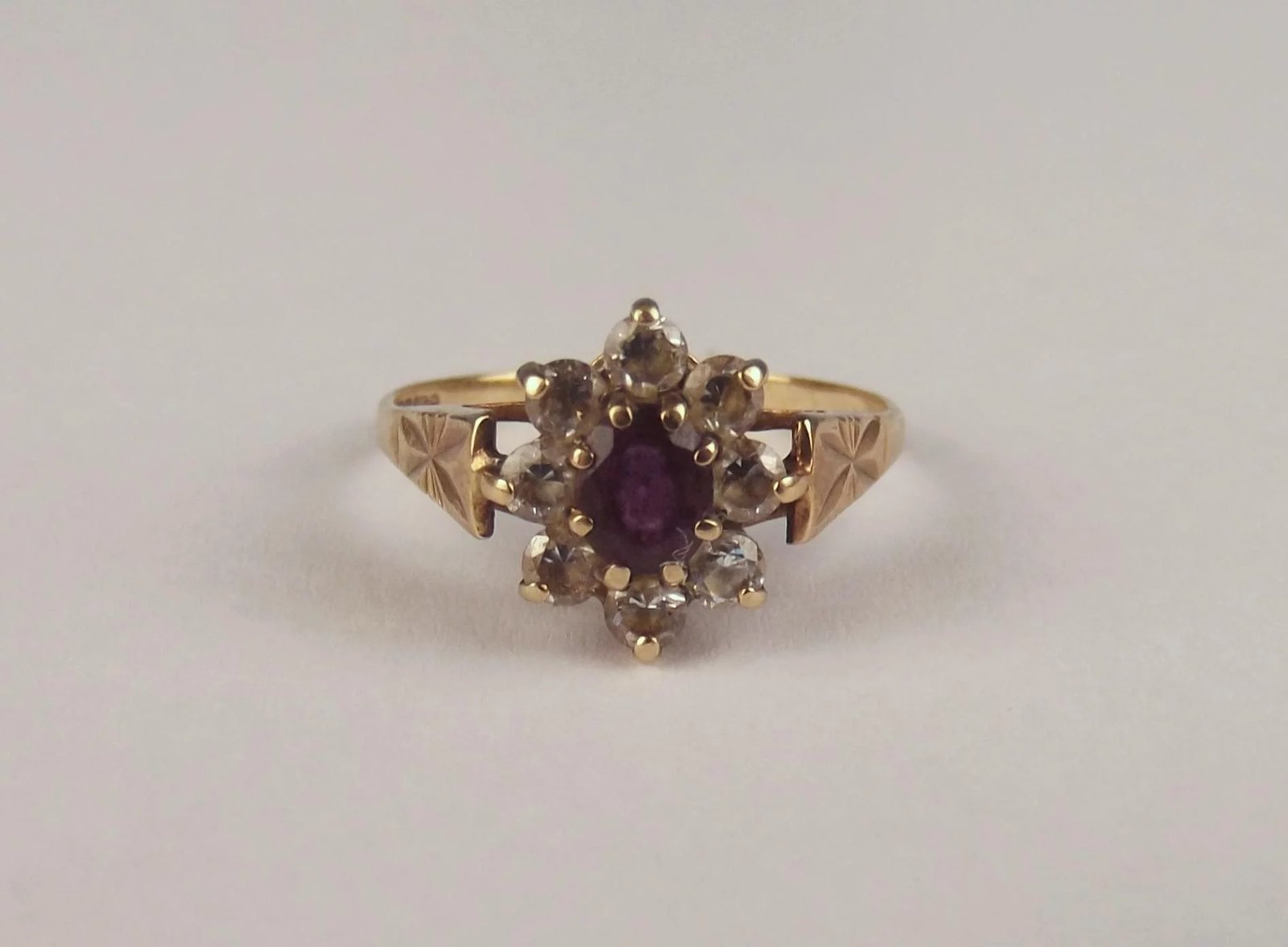 9ct Yellow Gold Amethyst & Zirconia Flower Head Ring UK Size M US 6 ¼ - Image 2