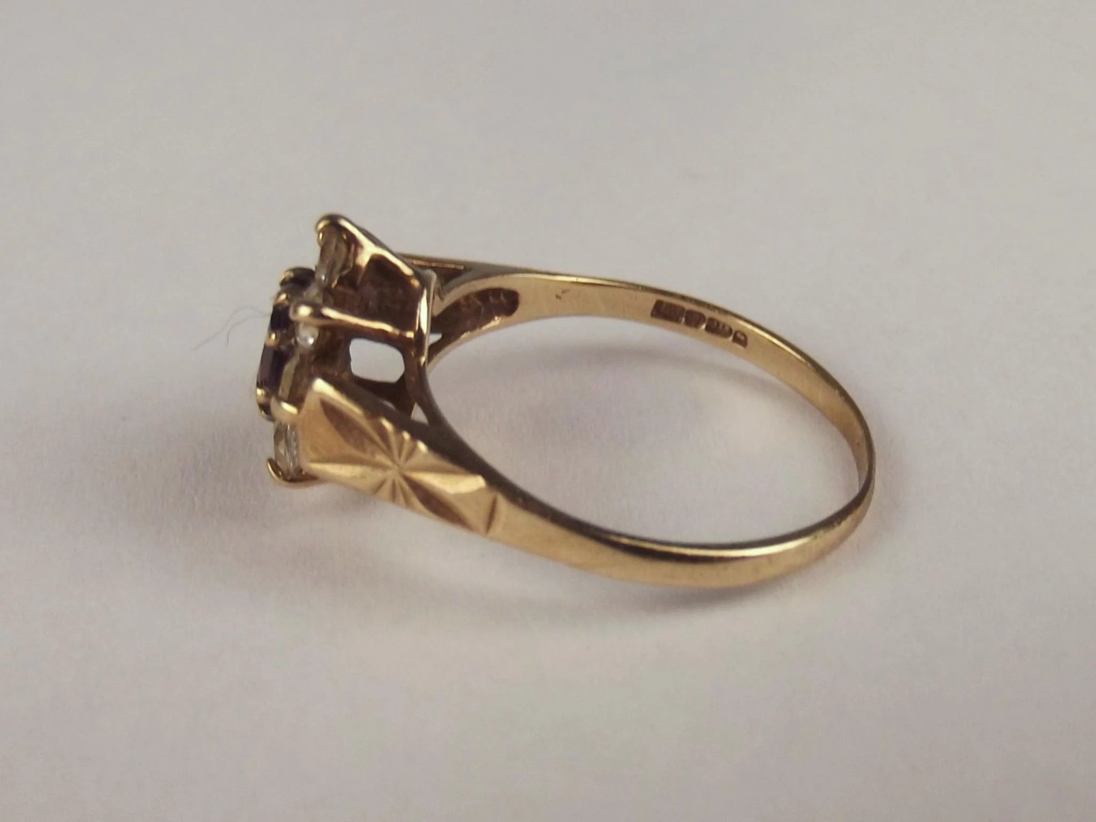 9ct Yellow Gold Amethyst & Zirconia Flower Head Ring UK Size M US 6 ¼ - Image 3