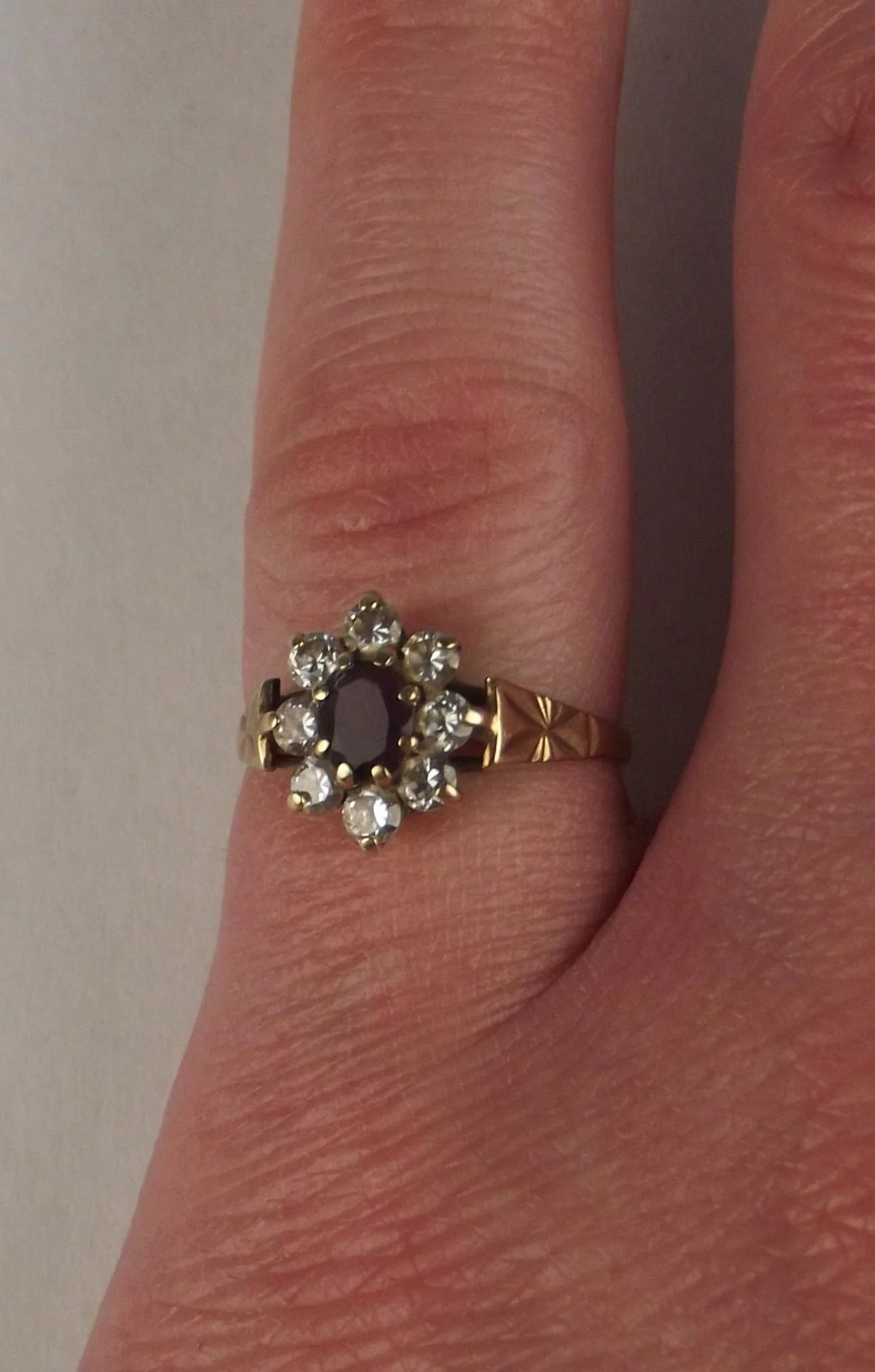 9ct Yellow Gold Amethyst & Zirconia Flower Head Ring UK Size M US 6 ¼ - Image 8
