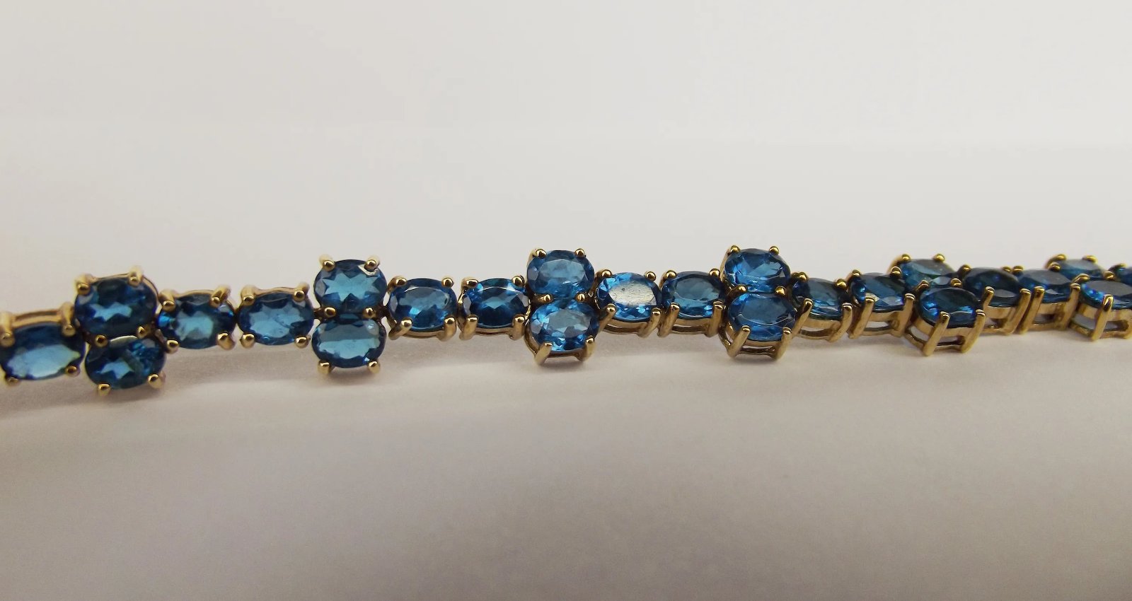 9ct Yellow Gold & Blue Glass Bracelet 19.5cm - Image 10