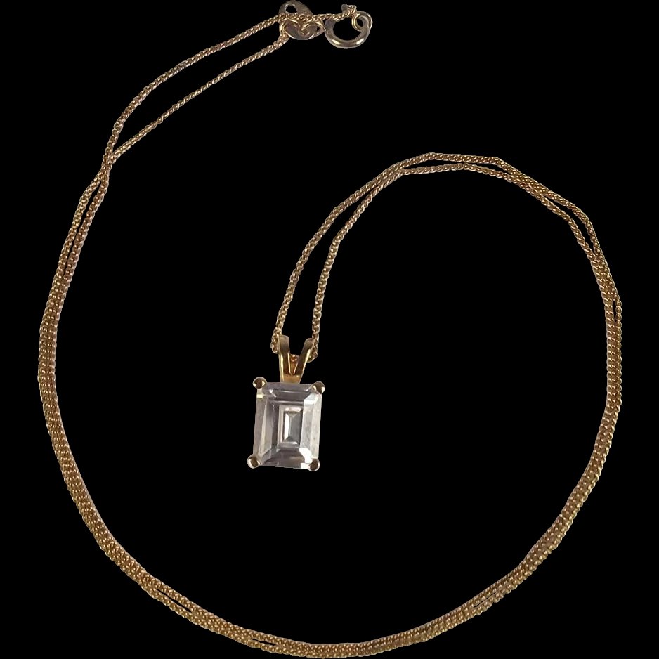 9ct Yellow Gold Cubic Zirconia Pendant Necklace