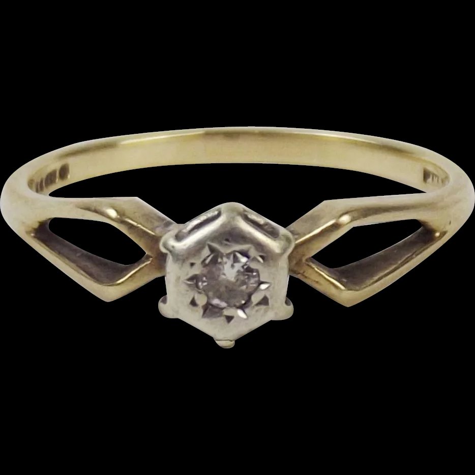 9ct Yellow Gold Diamond Solitaire Ring UK Size R+ US 8 ¾