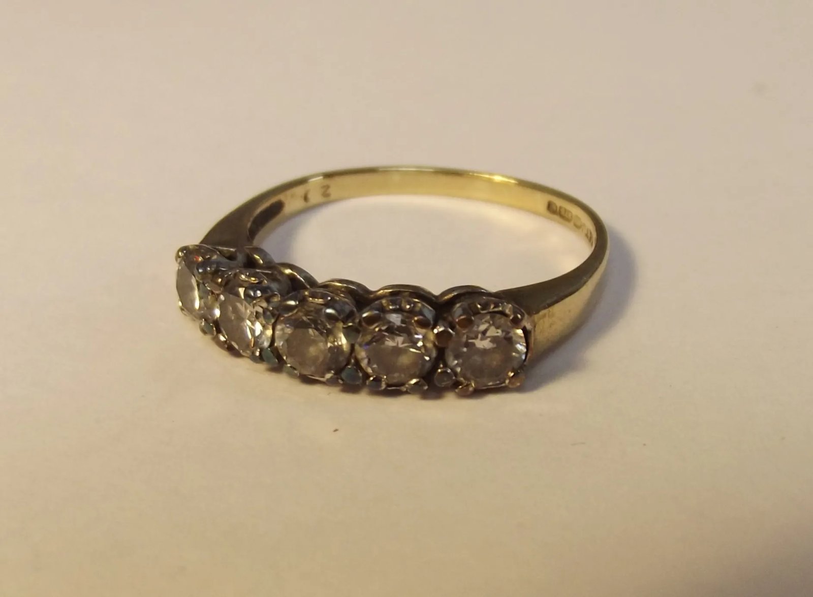 9ct Yellow Gold Five Stone 1.0 CTW Cubic Zirconia Ring UK Size M (US 6 ¼)