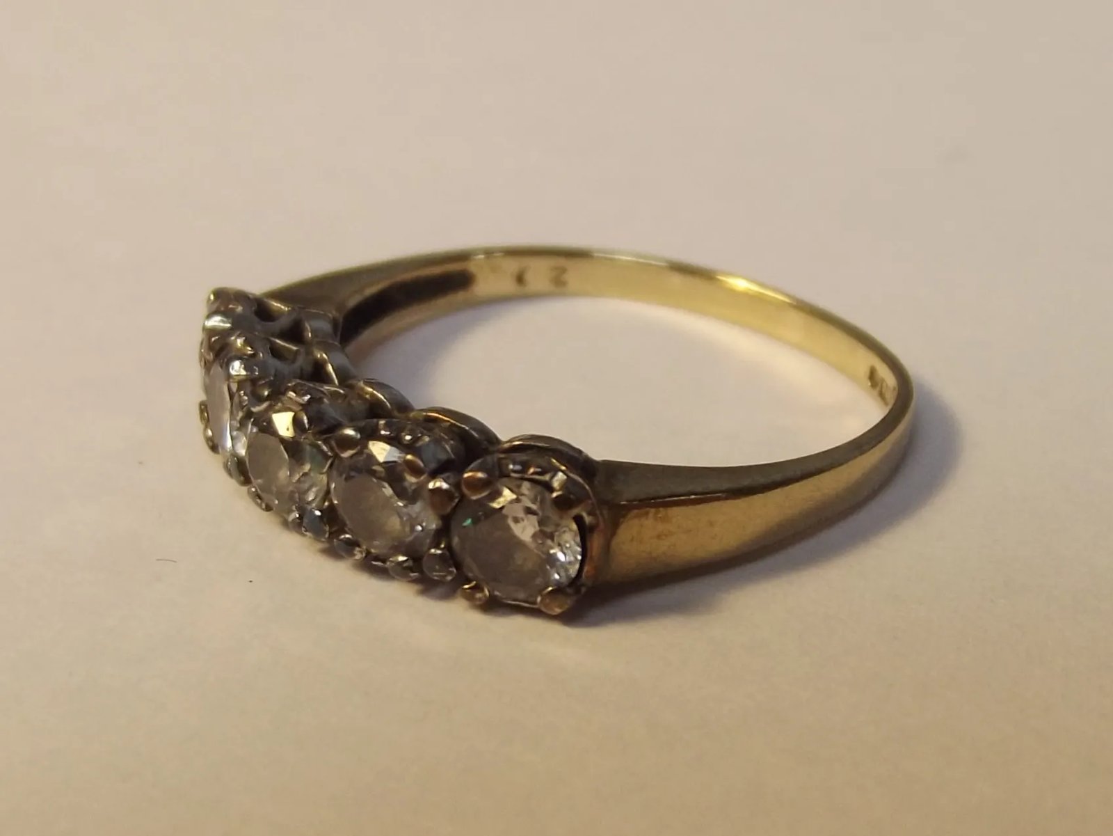 9ct Yellow Gold Five Stone 1.0 CTW Cubic Zirconia Ring UK Size M (US 6 ¼)