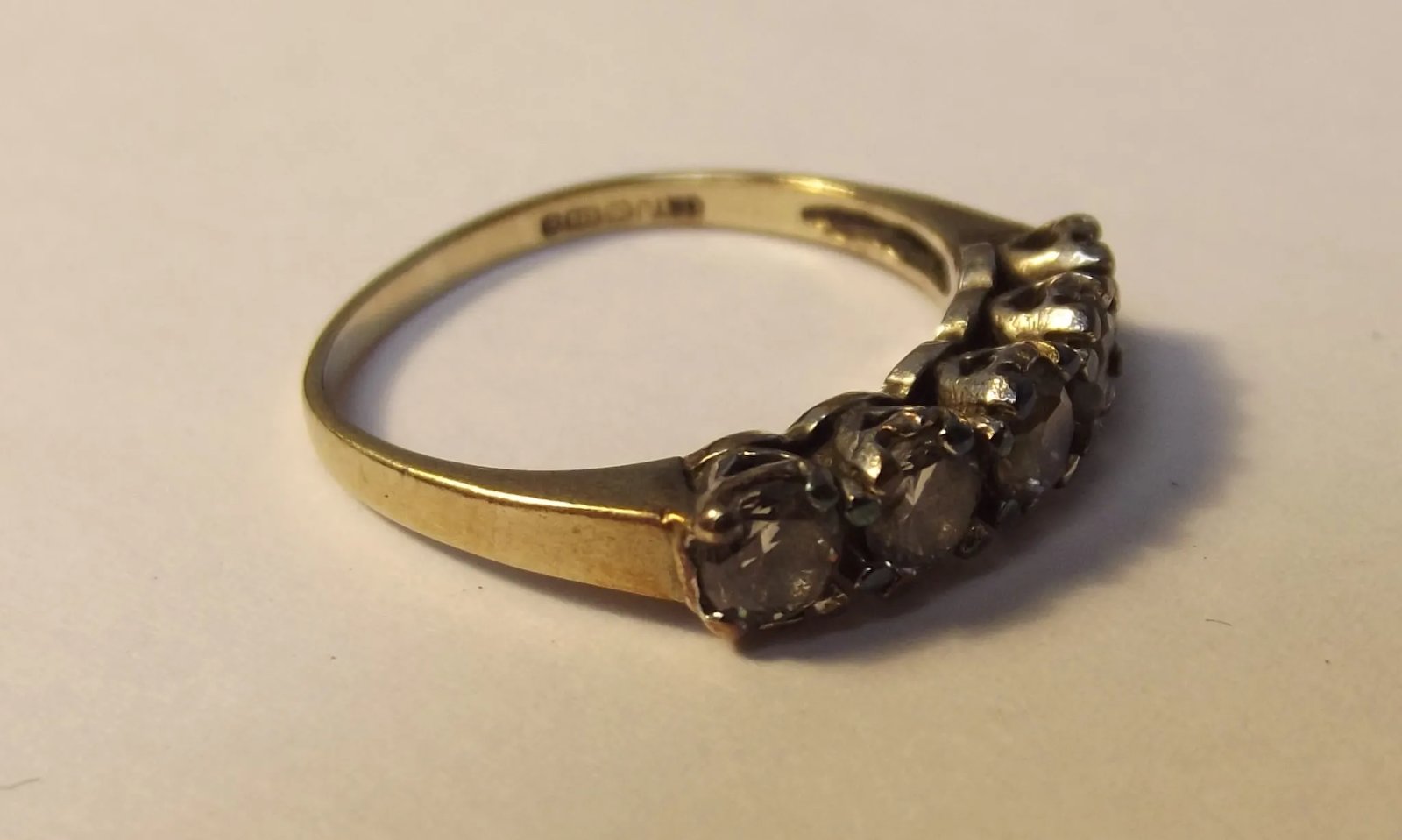 9ct Yellow Gold Five Stone 1.0 CTW Cubic Zirconia Ring UK Size M (US 6 ¼)