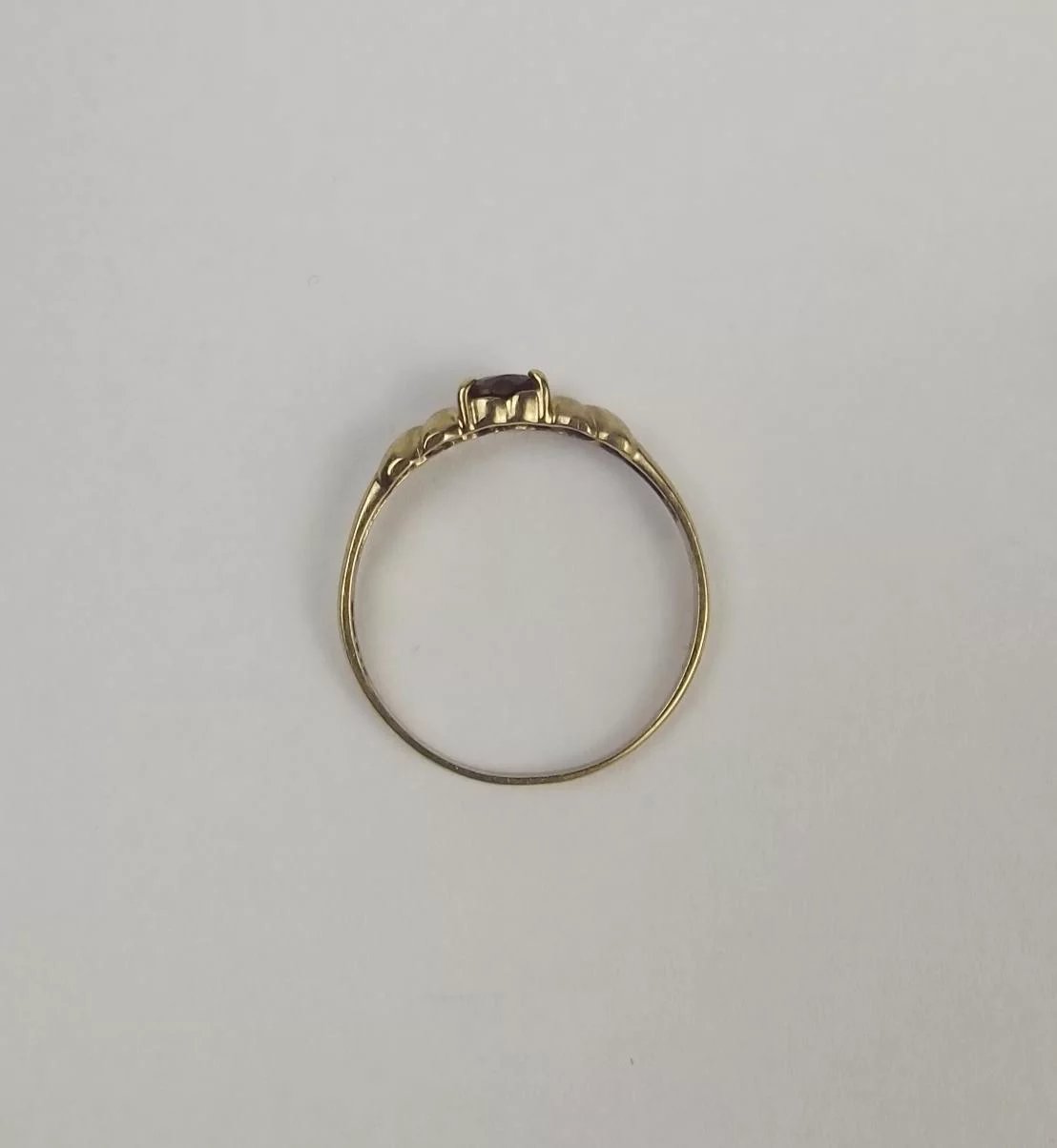 9ct Yellow Gold Garnet Ring UK Size N US 6 ½ - Image 2